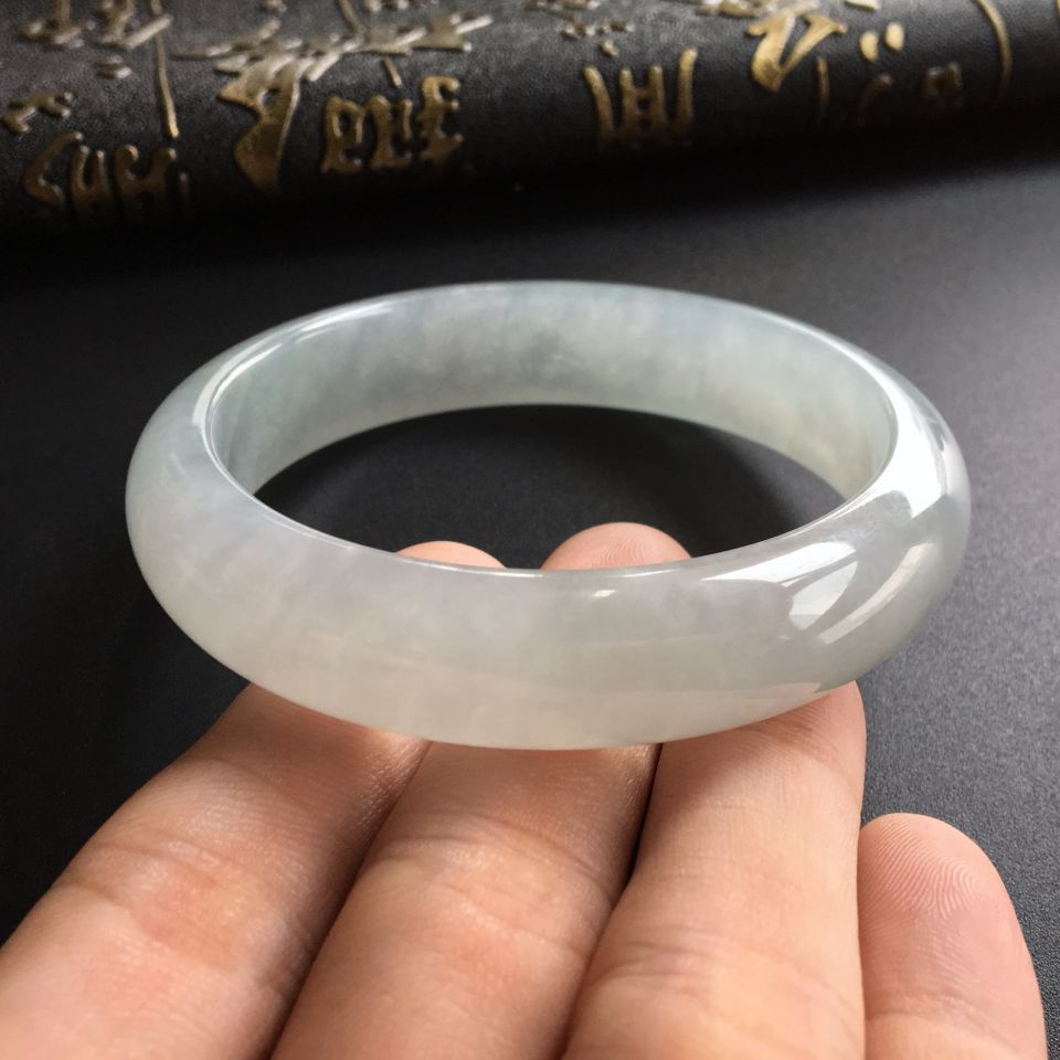 (超值推荐)糯冰种晴水手镯(57.5mm)