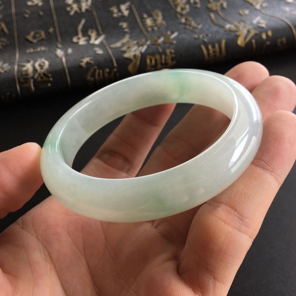 (超值推荐)糯冰种略飘花手镯(56.6mm)