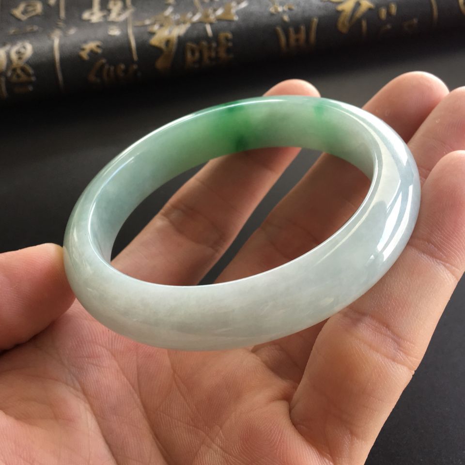 (超值推荐)糯冰种飘翠手镯(56.3mm)