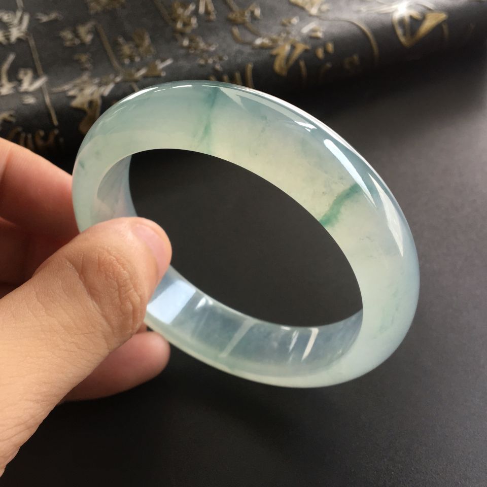 (超值推荐)冰种飘花手镯(56mm)