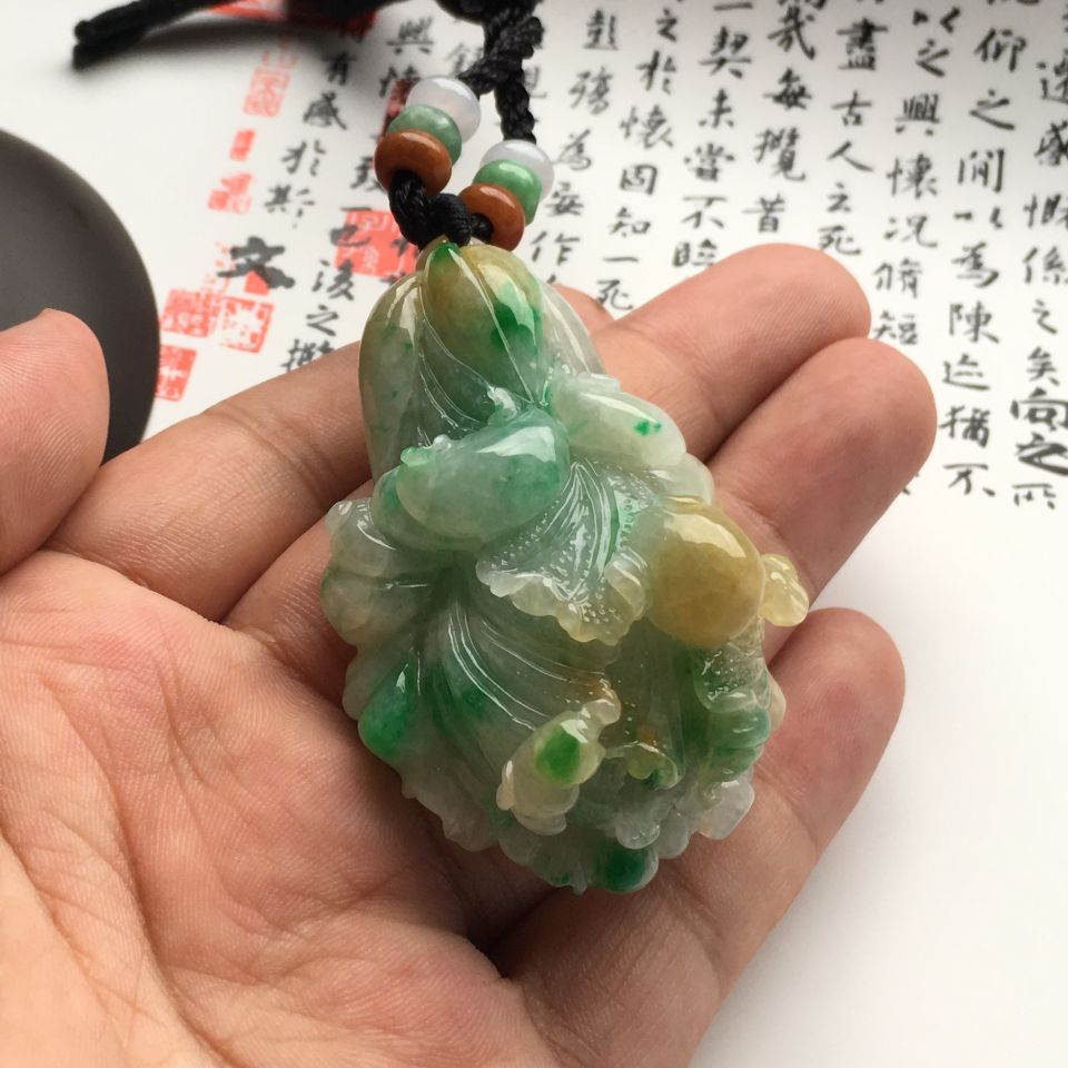 （超值推荐）糯冰种黄加绿白菜挂件