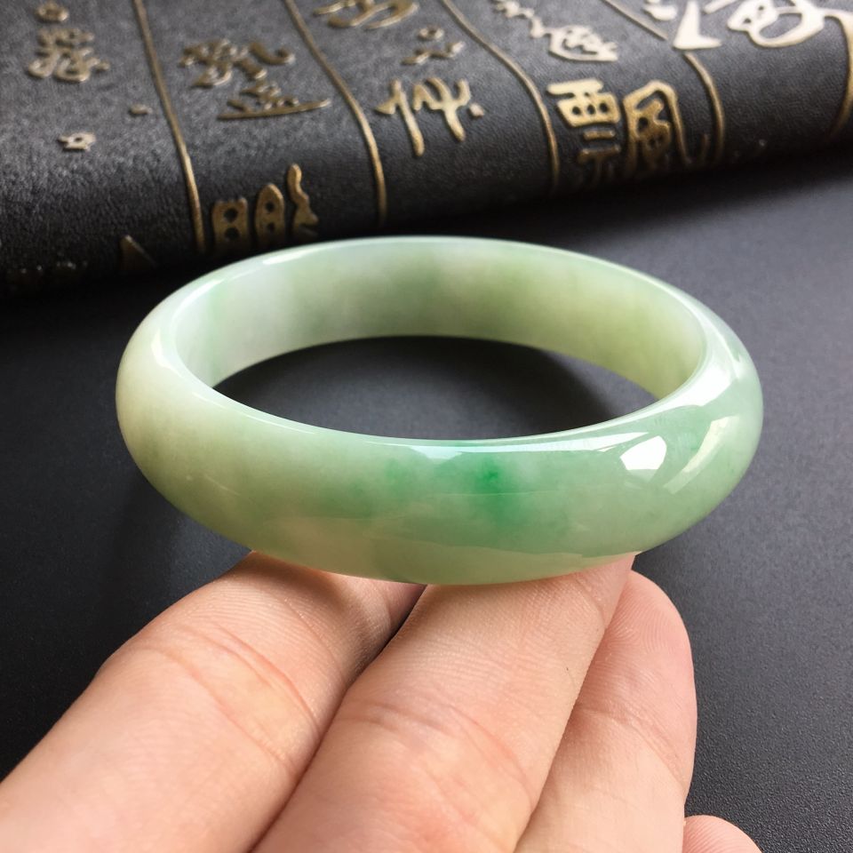 (超值推荐)糯冰种晴水飘翠手镯(57.5mm)