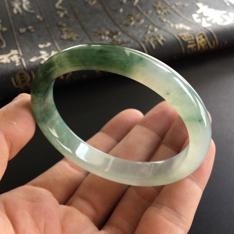 (超值推荐)冰种飘花贵妃镯(57.5mm-50mm)