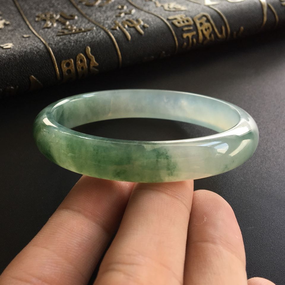 (超值推荐)冰种飘花贵妃镯(57.5mm-50mm)