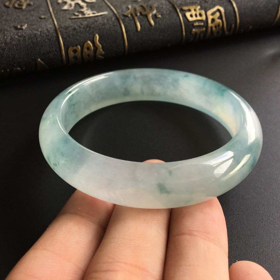 (超值推荐)冰种飘花手镯(56.5mm)