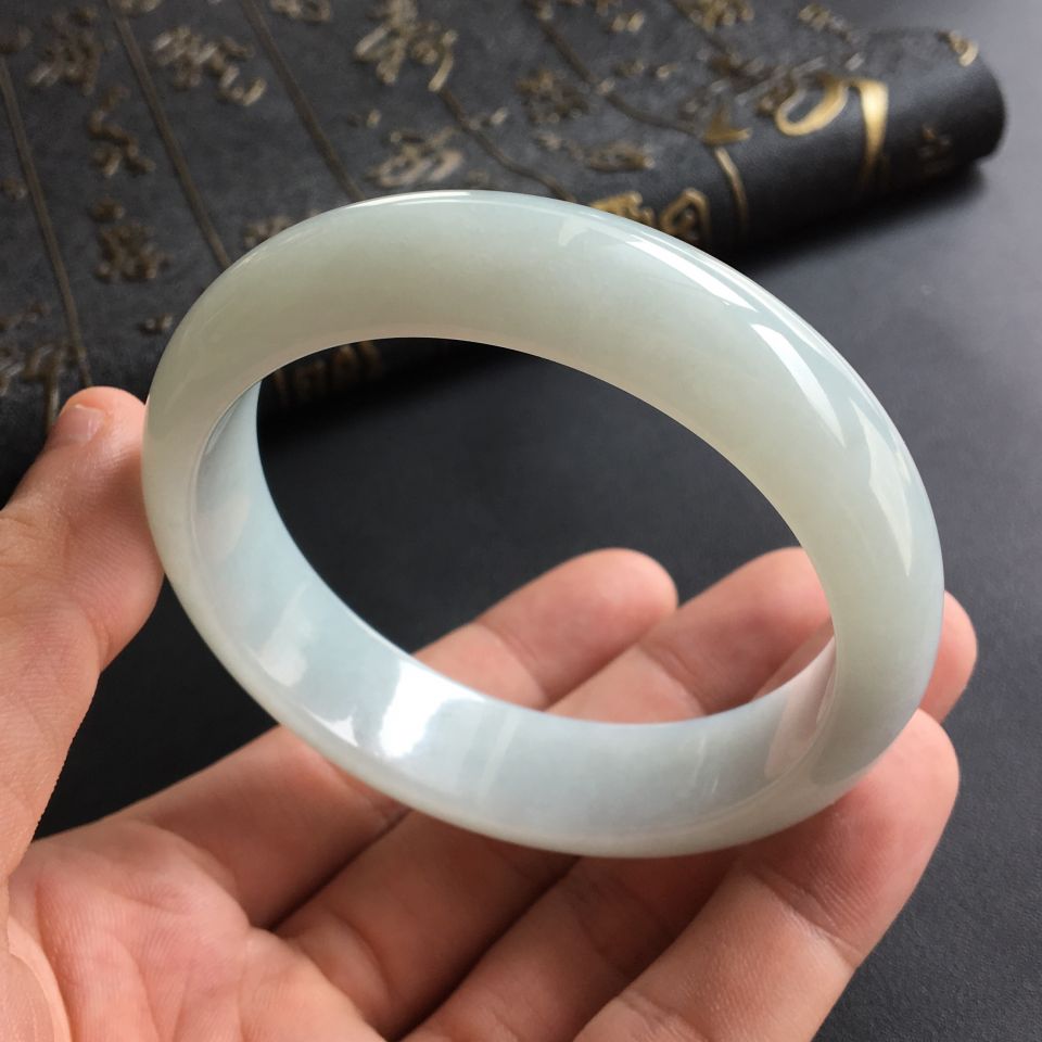 (超值推荐)糯冰种晴水手镯(58.8mm)