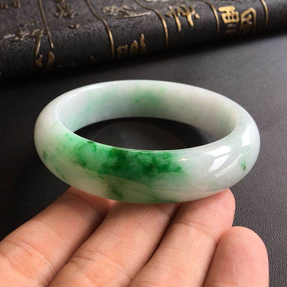 (超值推荐)糯冰种飘翠手镯(58.5mm)