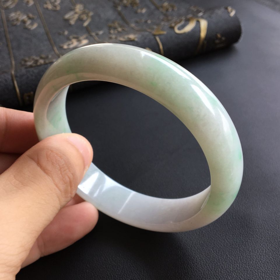 (超值推荐)糯冰种飘翠手镯(57.6mm)