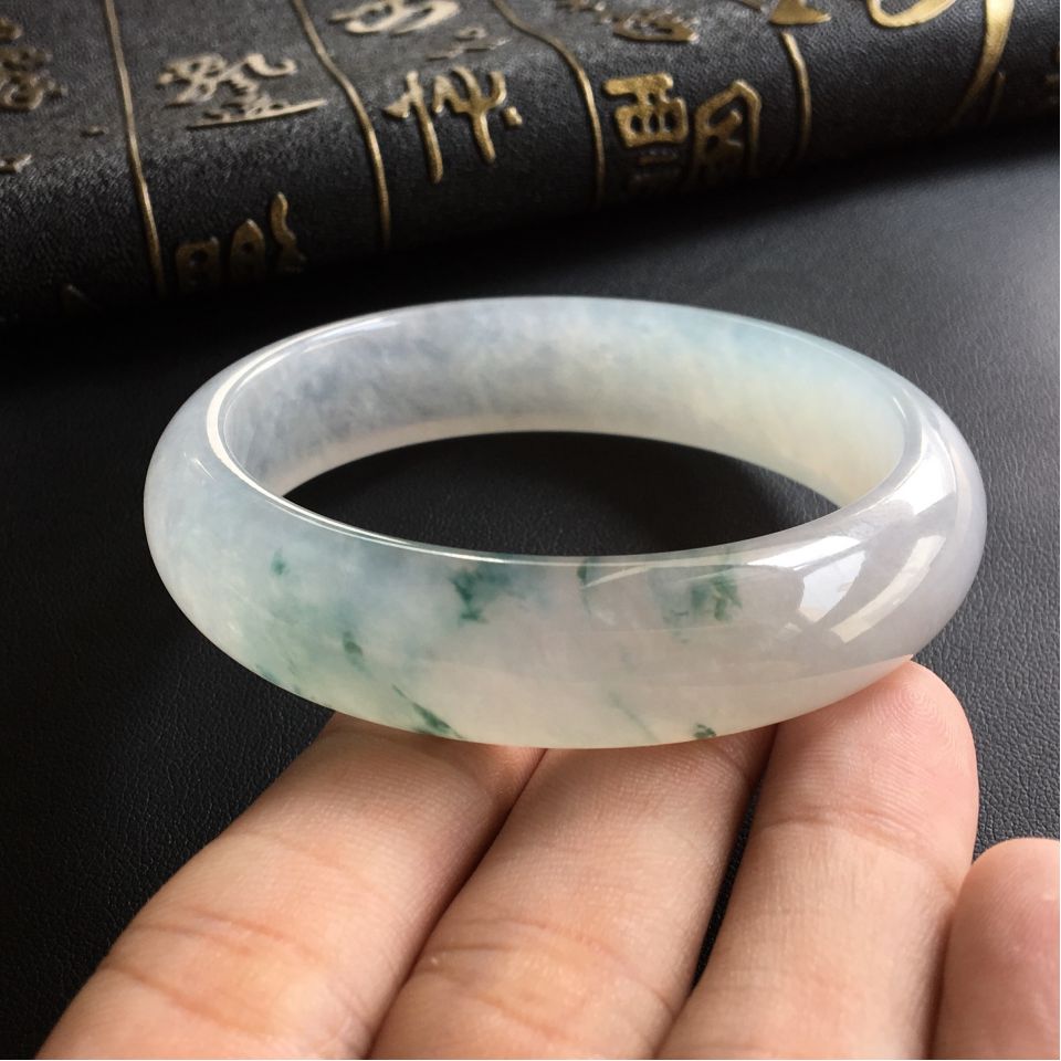 (超值推荐)冰种飘花手镯(58mm)