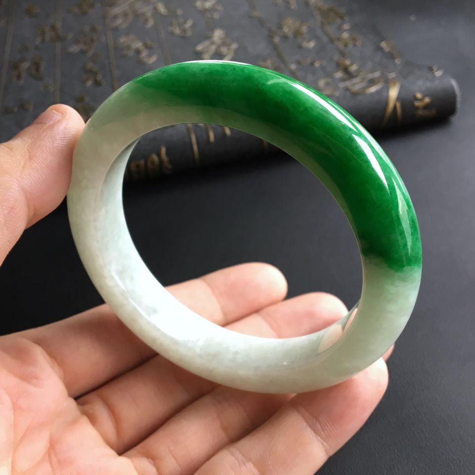 (超值推荐)糯冰种飘阳绿手镯(58mm)