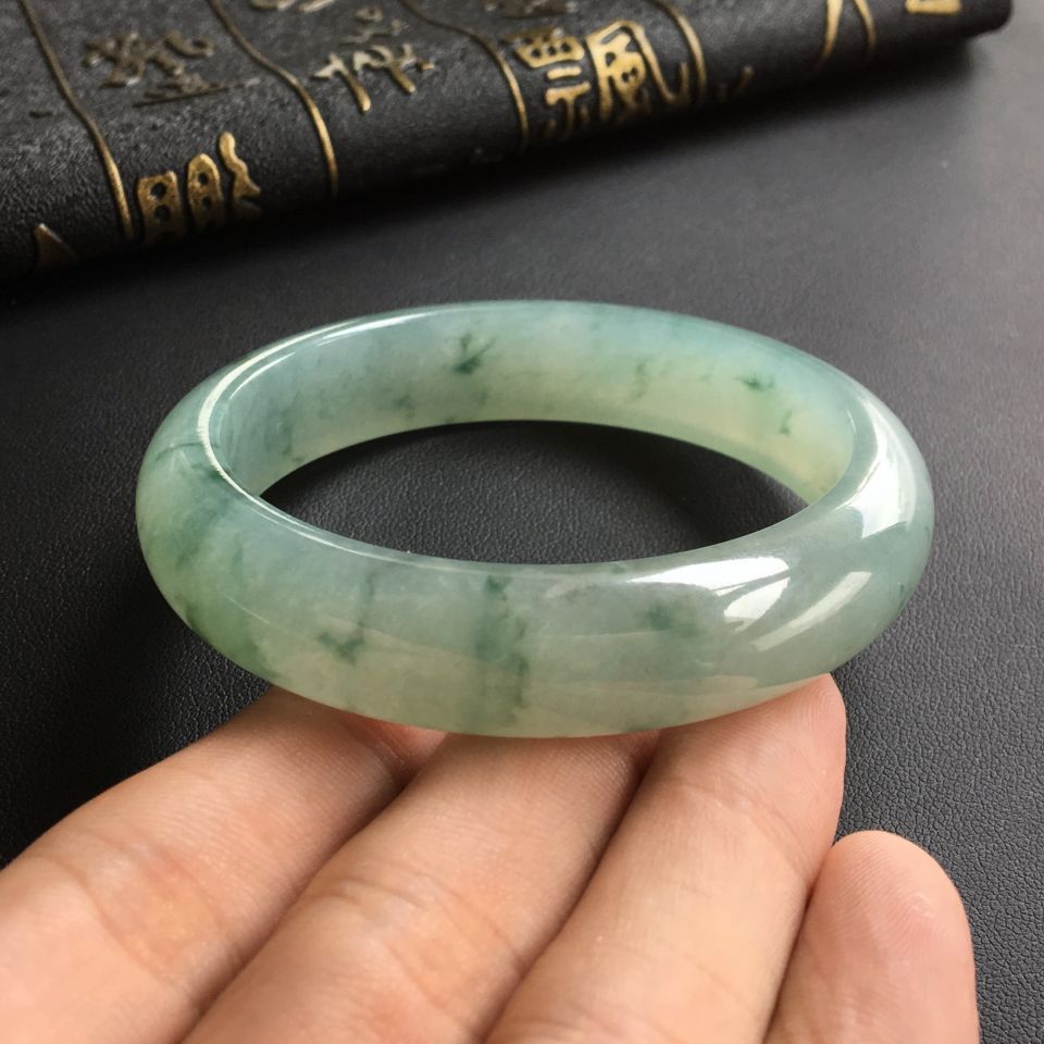 (超值推荐)冰种飘花手镯(57.5mm)