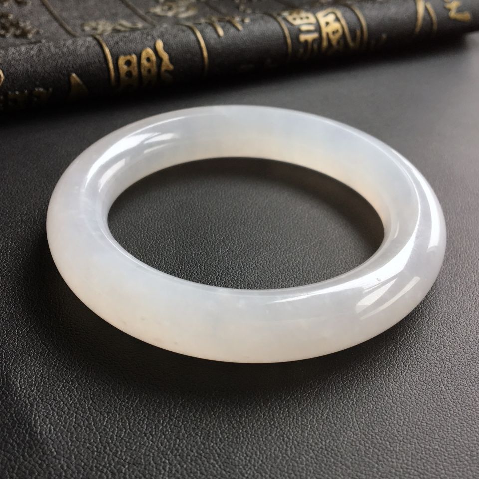 (超值推荐)冰种白色圆条手镯(54.8mm)