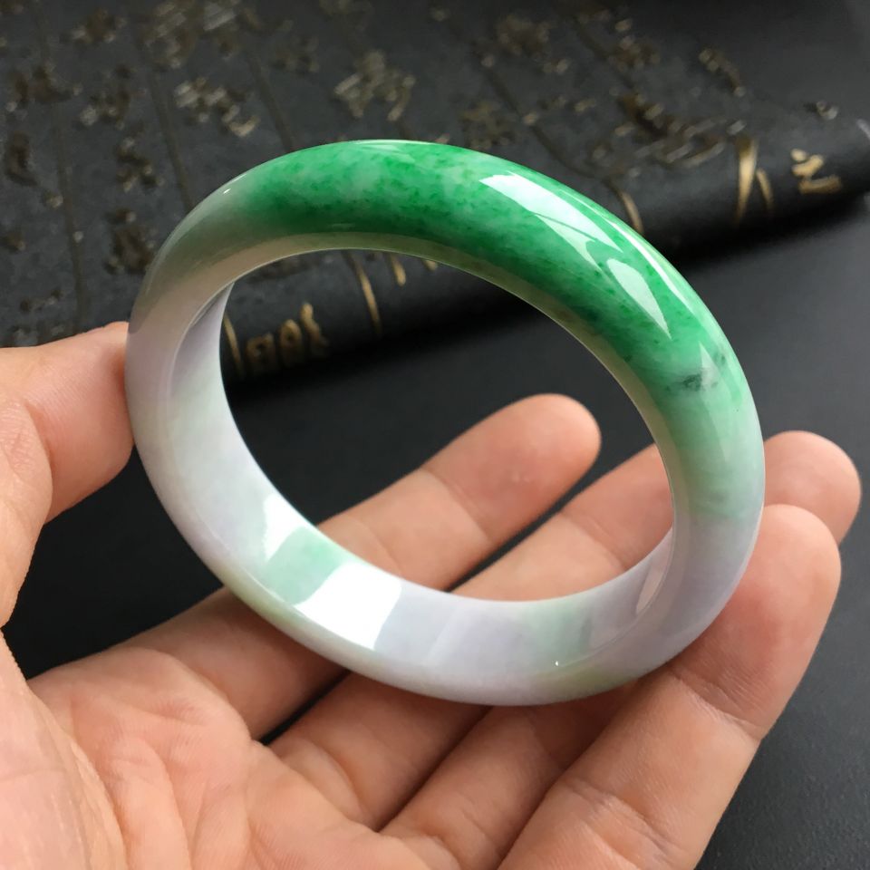 (超值推荐)糯冰种飘翠手镯(55.6mm)