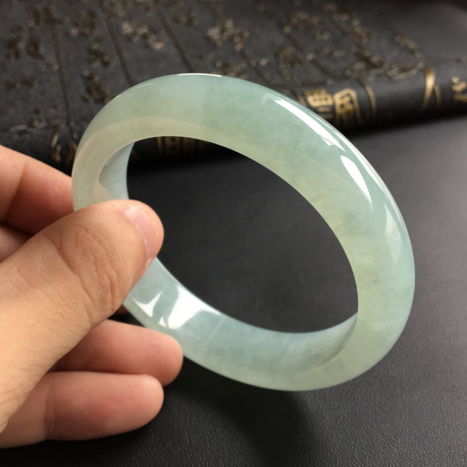 (超值推荐)糯冰种晴水手镯(58.1mm)