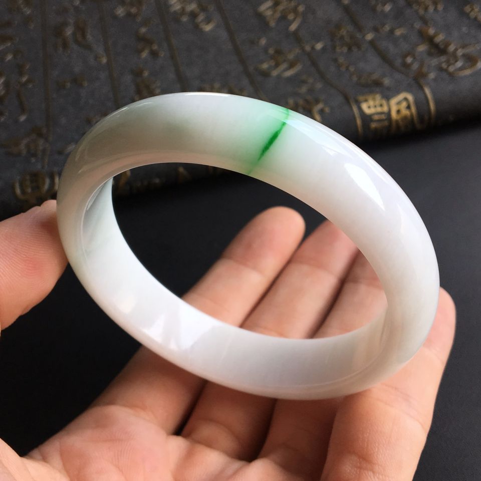 (超值推荐)糯冰种略飘翠手镯(58.6mm)