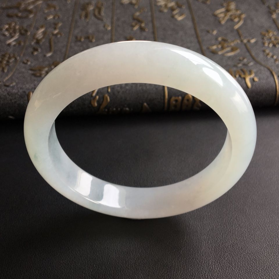 糯冰种略飘花手镯(56mm)