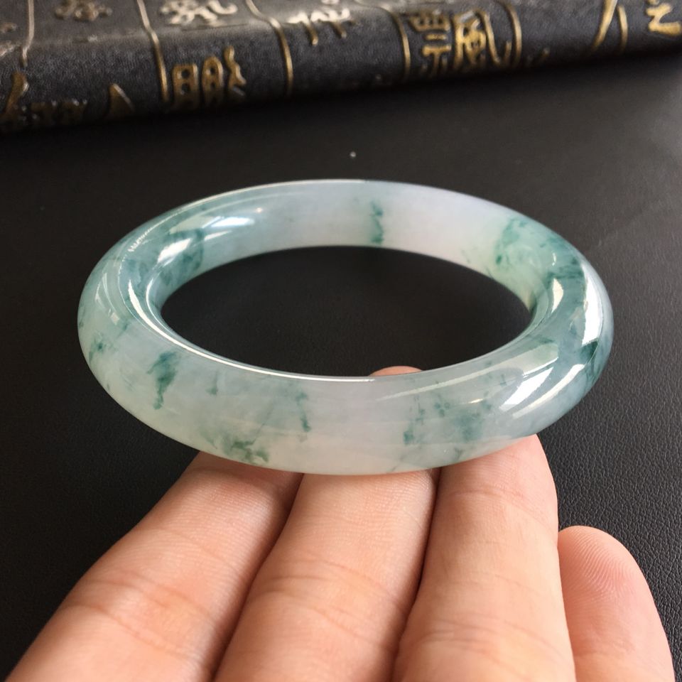 糯冰种飘花圆条手镯(55.5mm)