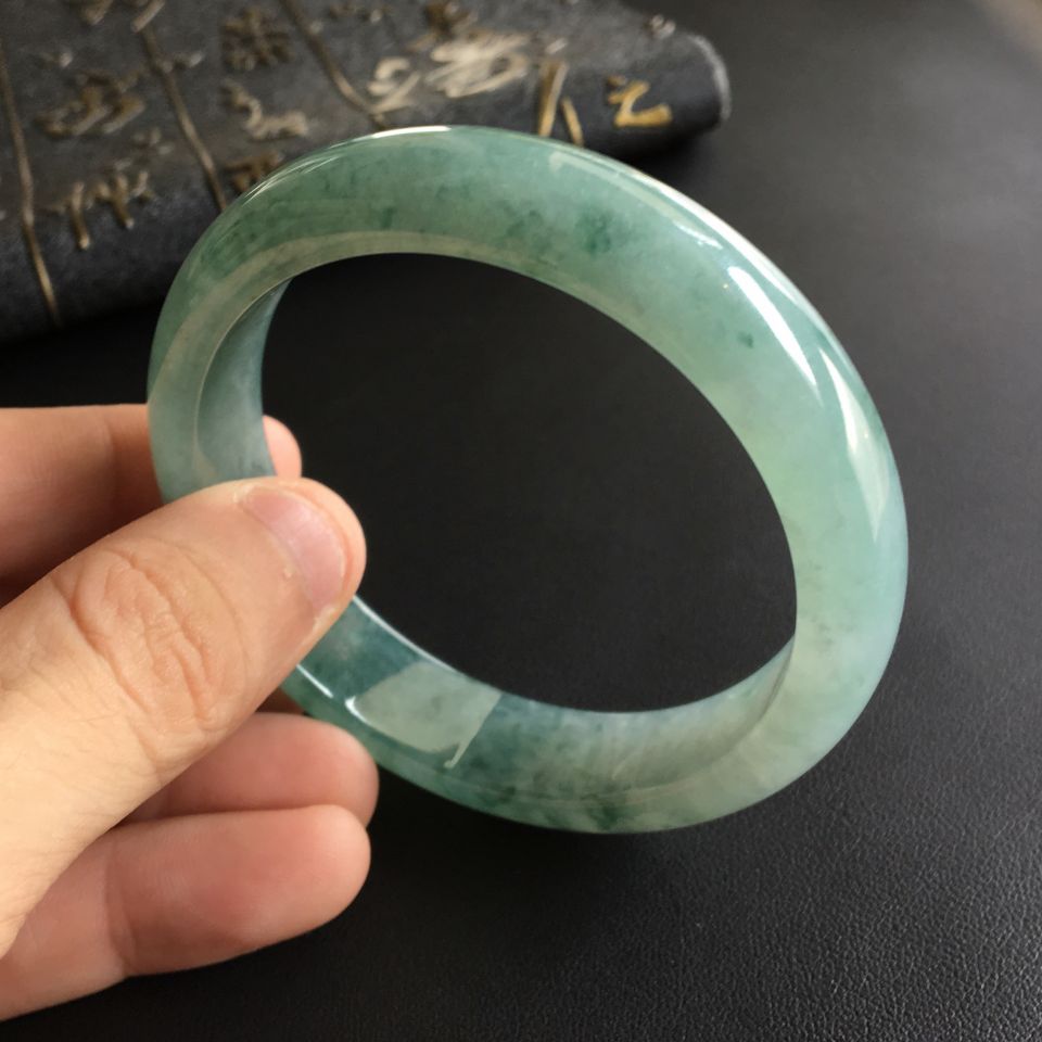 糯冰种飘花手镯(57.4mm)