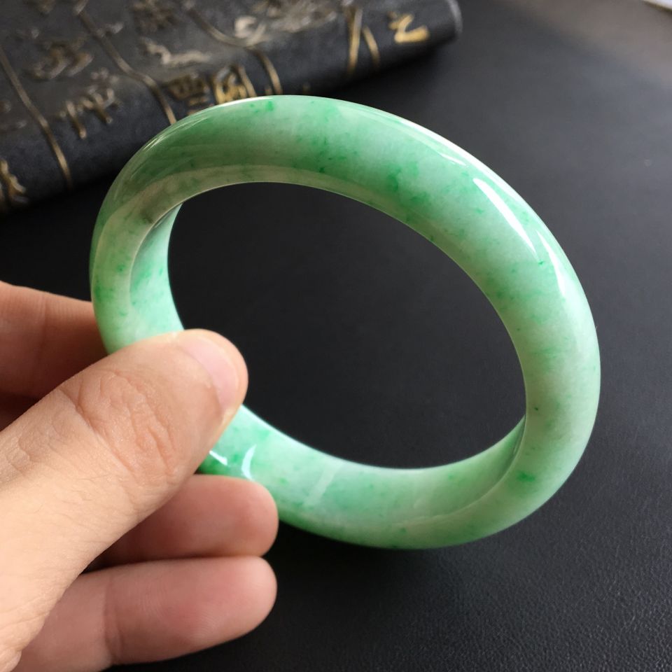 糯冰种飘翠手镯(56.5mm)