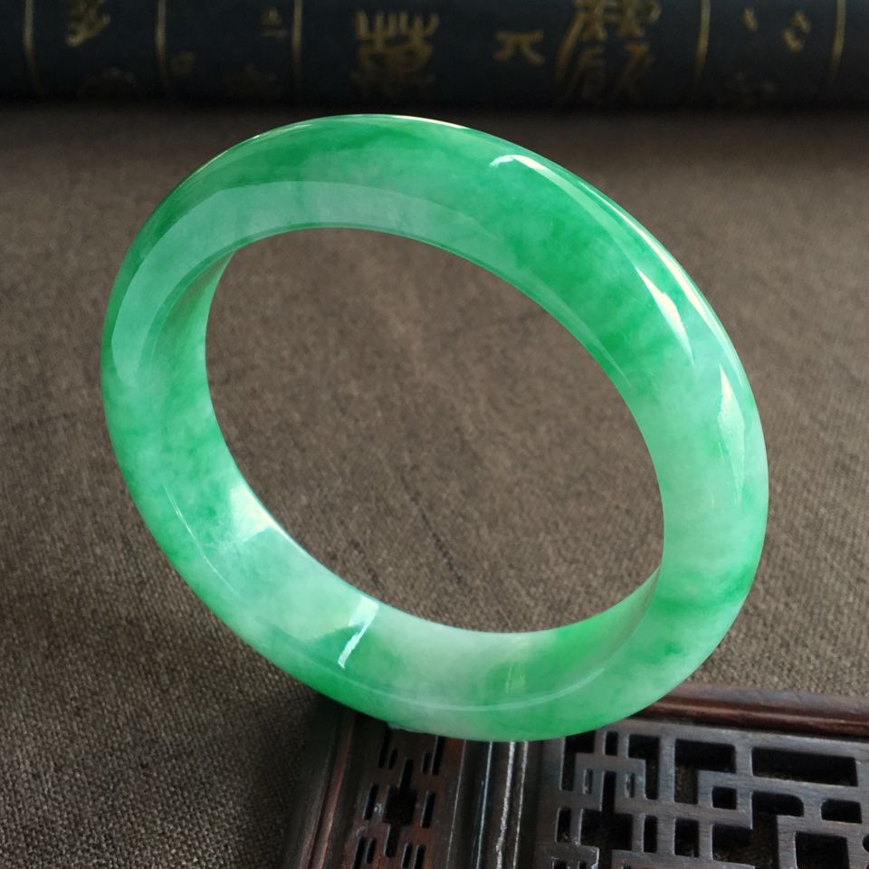 糯冰种翠色手镯(55.3mm)