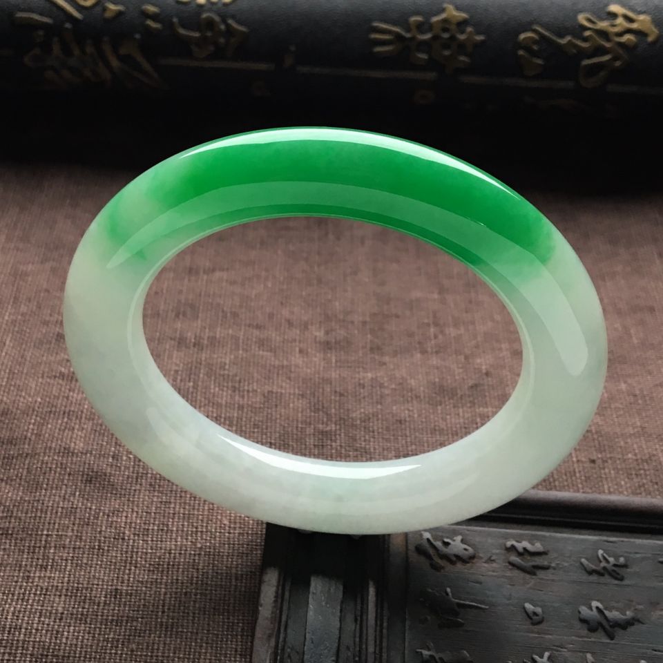 糯冰种飘翠圆条手镯（55mm）