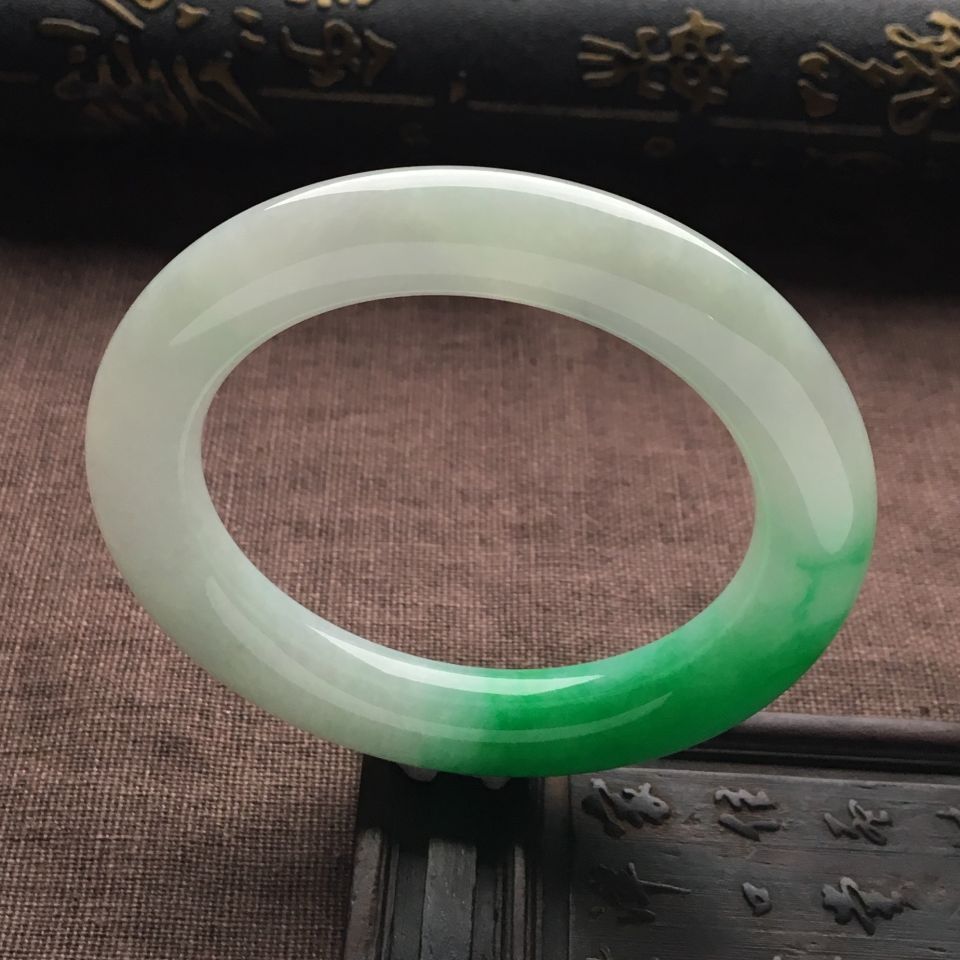 糯冰种飘翠圆条手镯（55mm）