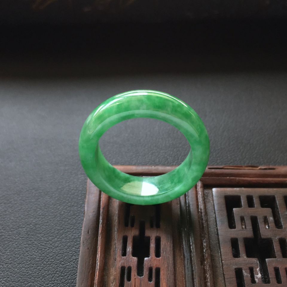 糯冰种翠色指环(18.3mm)