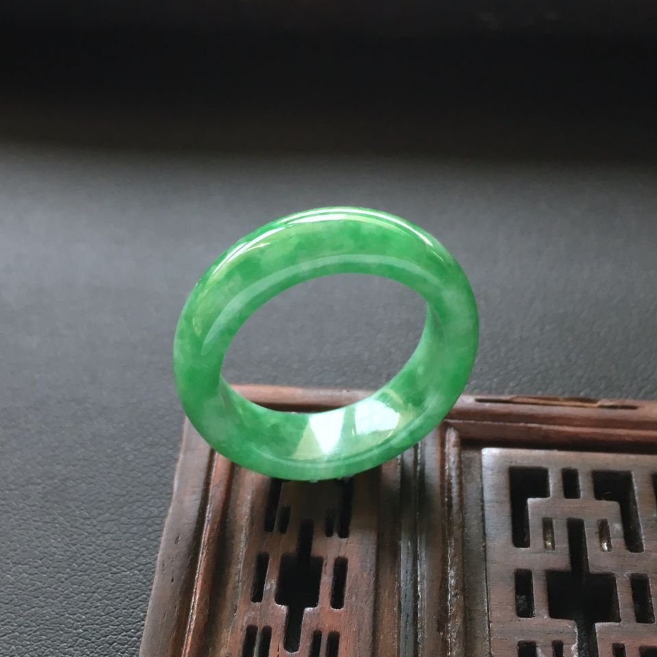 糯冰种翠色指环(18.3mm)