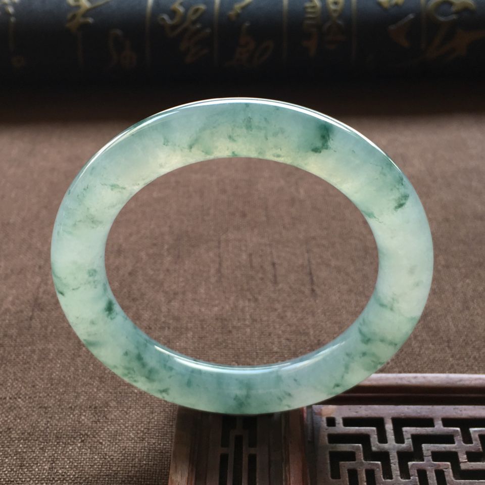 糯冰种飘花圆条手镯(56.5mm)