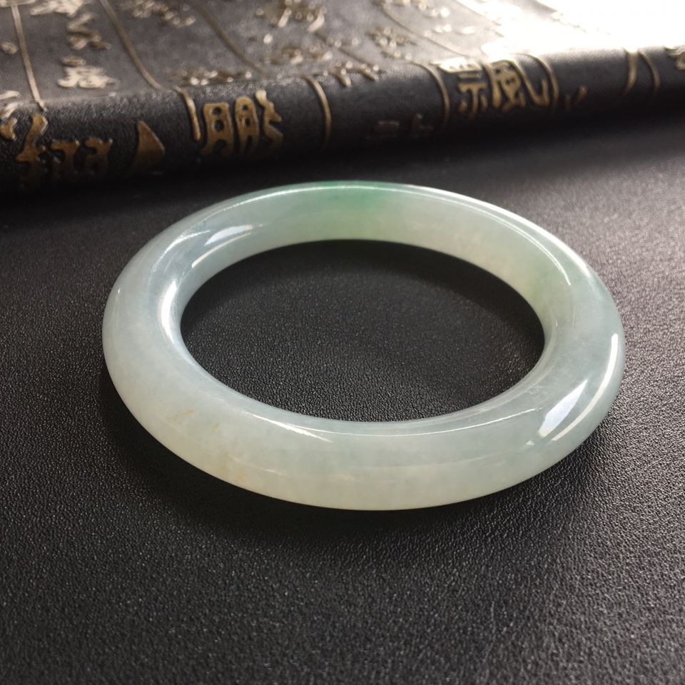 糯冰种晴水略飘翠圆条手镯(53mm)