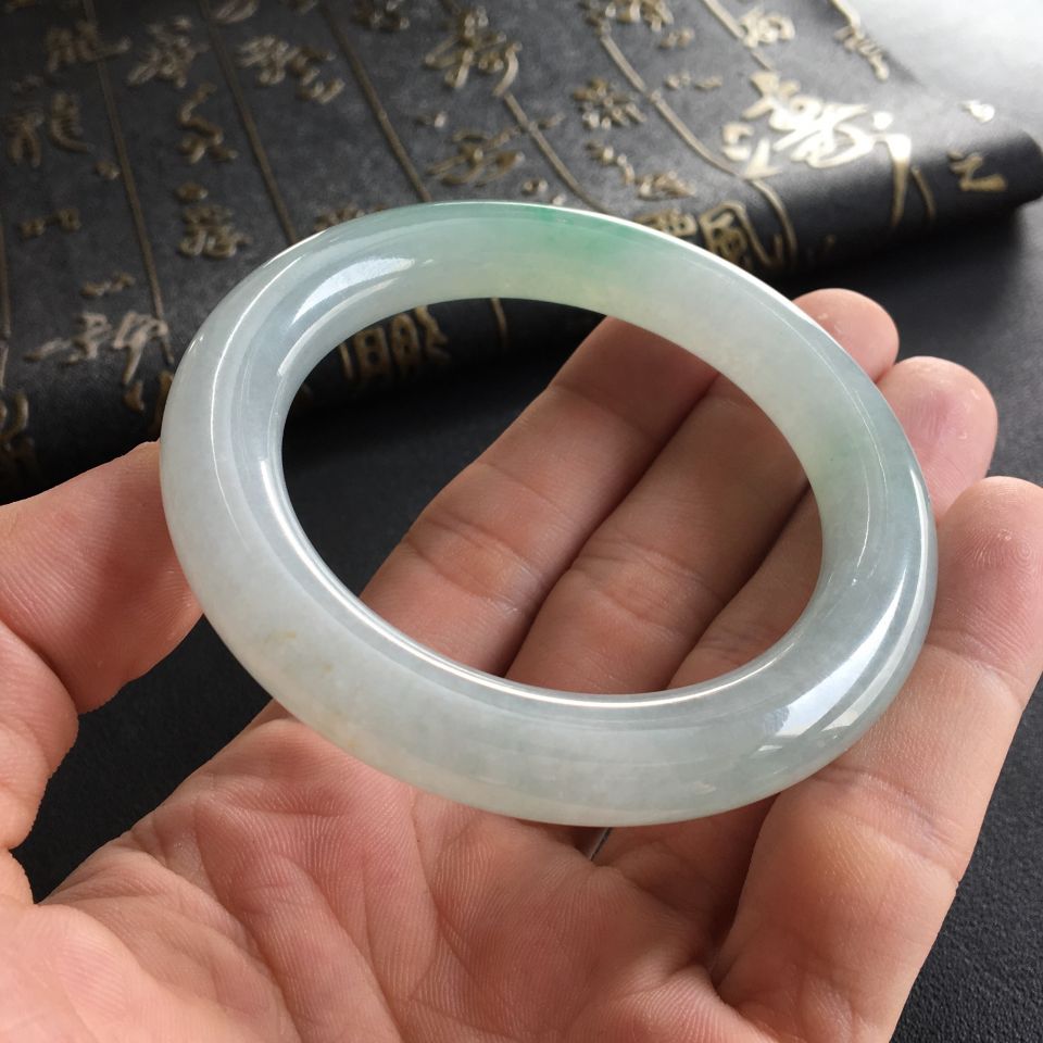 糯冰种晴水略飘翠圆条手镯(53mm)