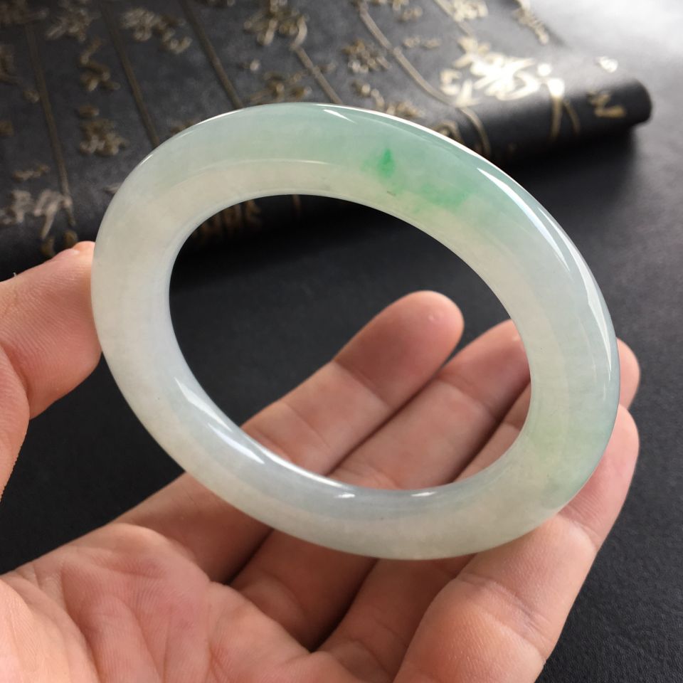 糯冰种晴水略飘翠圆条手镯(53mm)