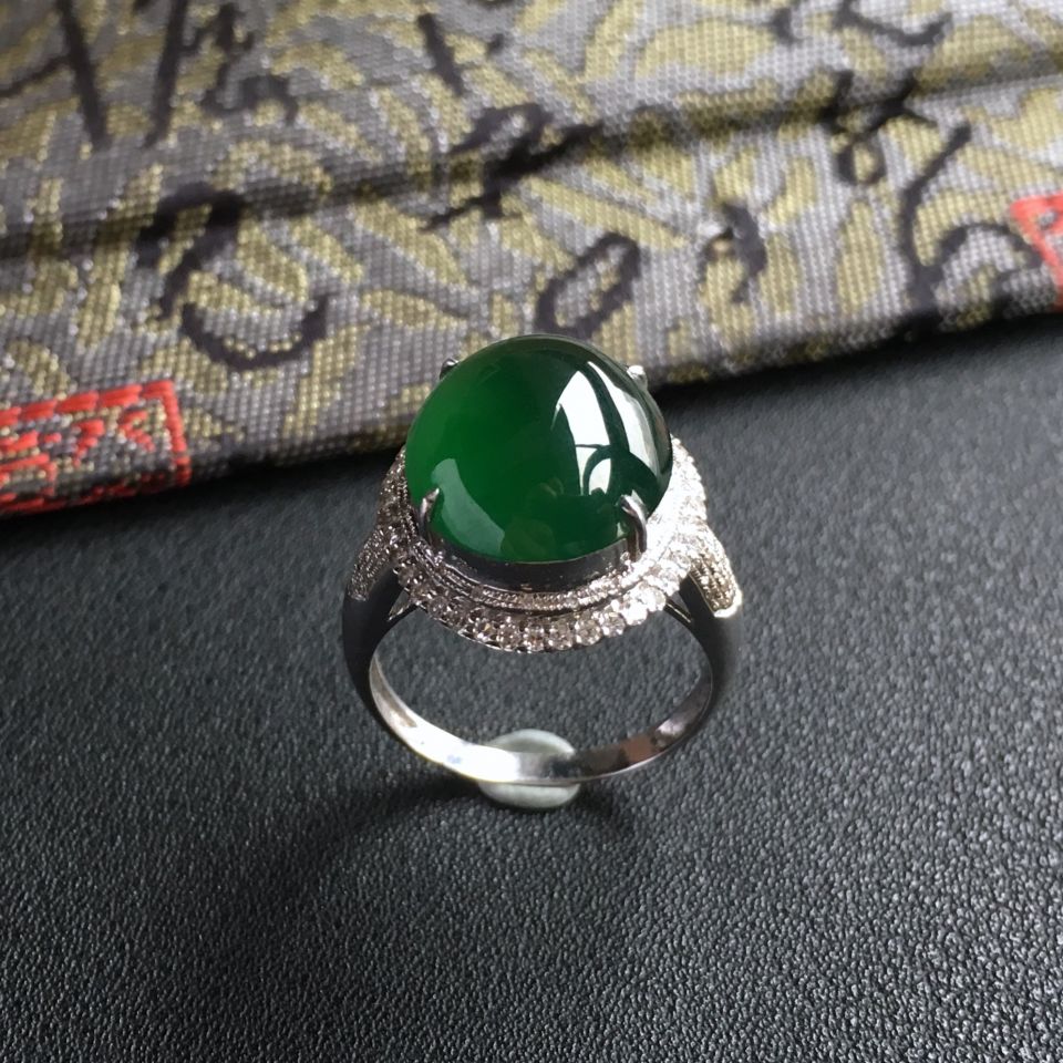 冰种深绿镶白金钻石戒指
