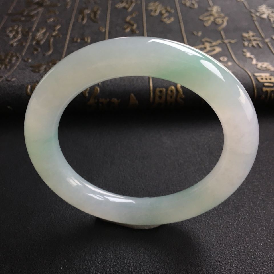 糯冰种晴水飘绿花圆条手镯(55.2mm)