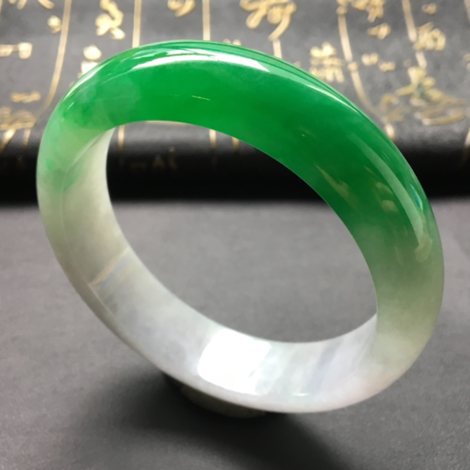 糯冰种阳绿手镯(58.8mm)