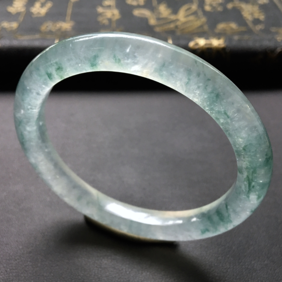 冰种飘花贵妃镯(55.5mm-48.8mm)