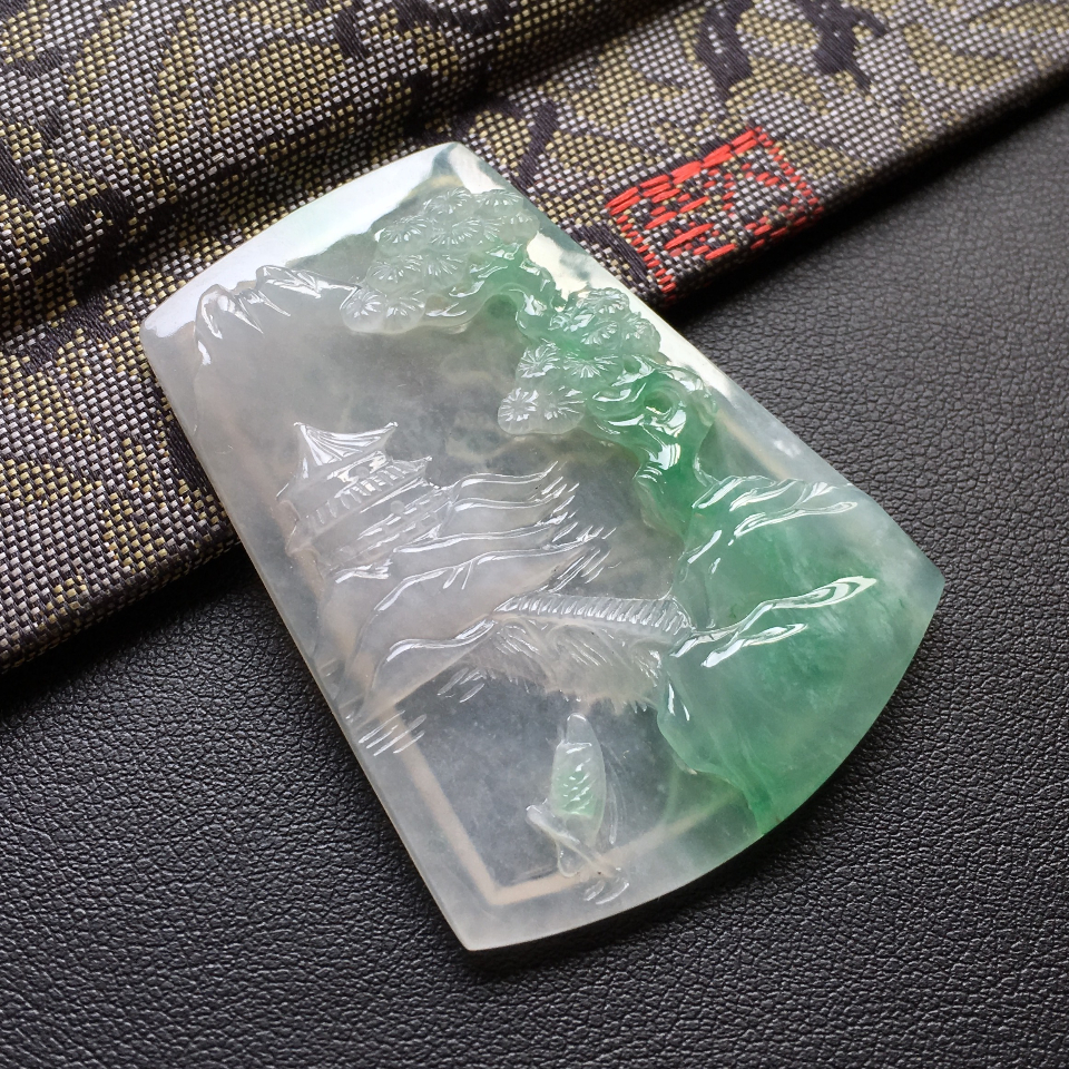 冰种飘翠山水牌挂件/胸坠面