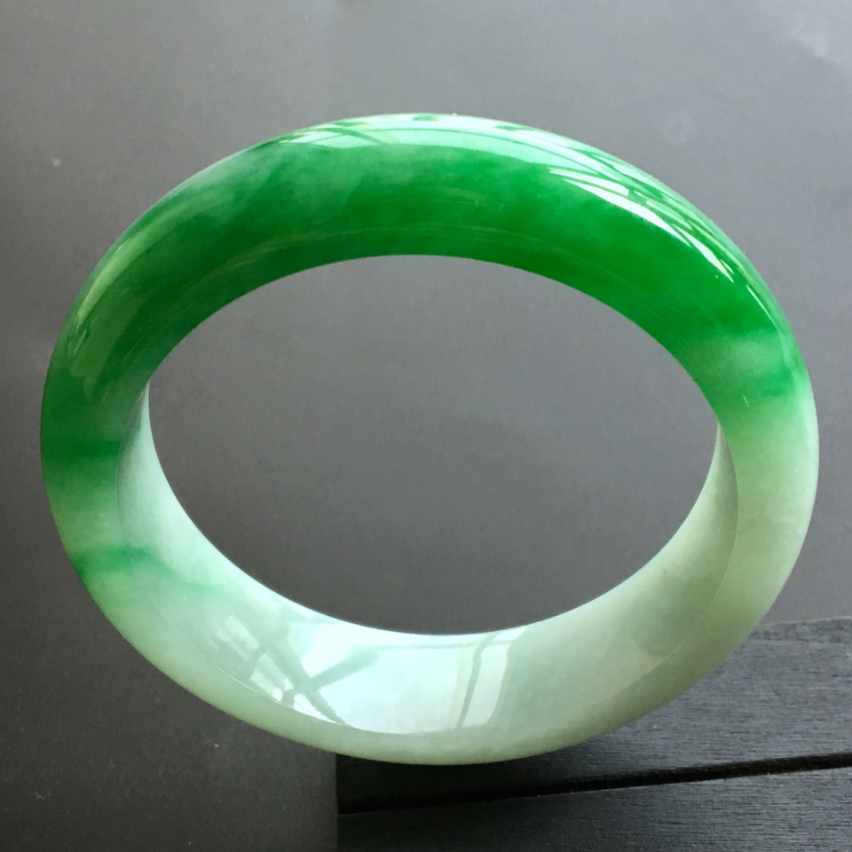糯冰种阳绿手镯（57.2mm）