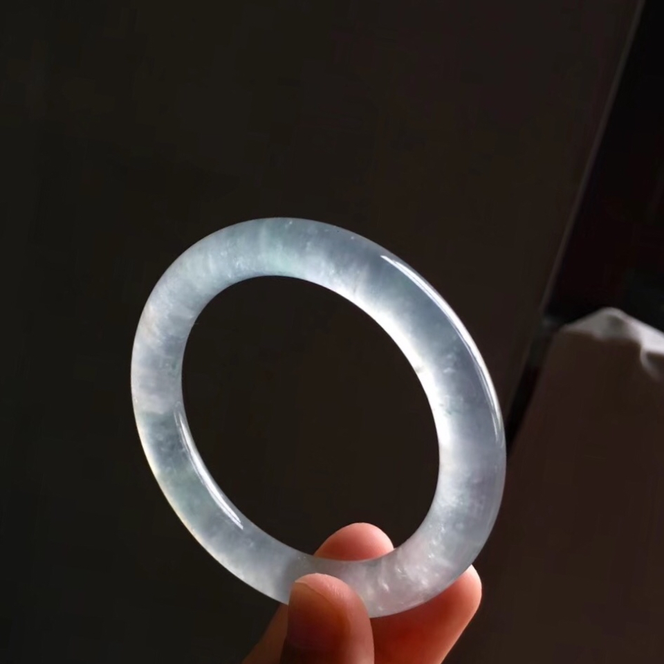 冰玻种飘花圆条手镯(51.1mm)