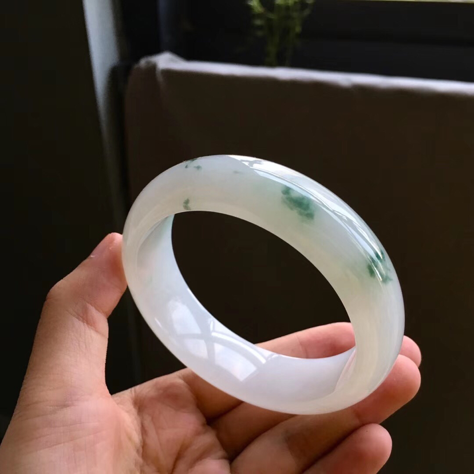 糯冰种晴水略飘花手镯(59.6mm)