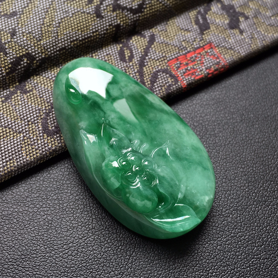 细糯种飘绿花一品清廉挂件