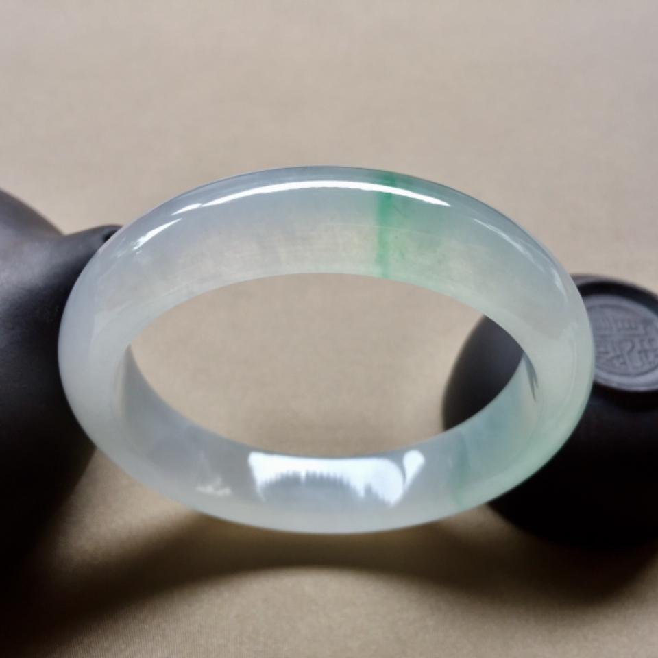 冰种飘翠绿正圈手镯 56mm