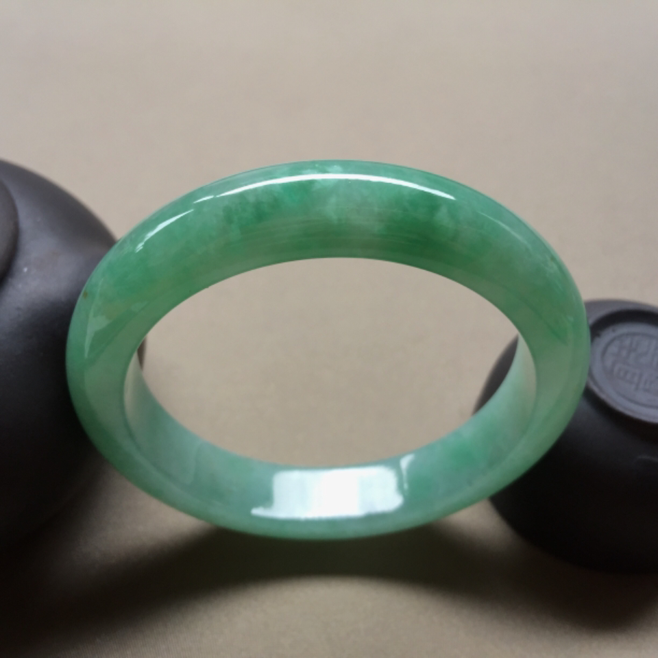 糯冰种豆绿手镯56.6mm