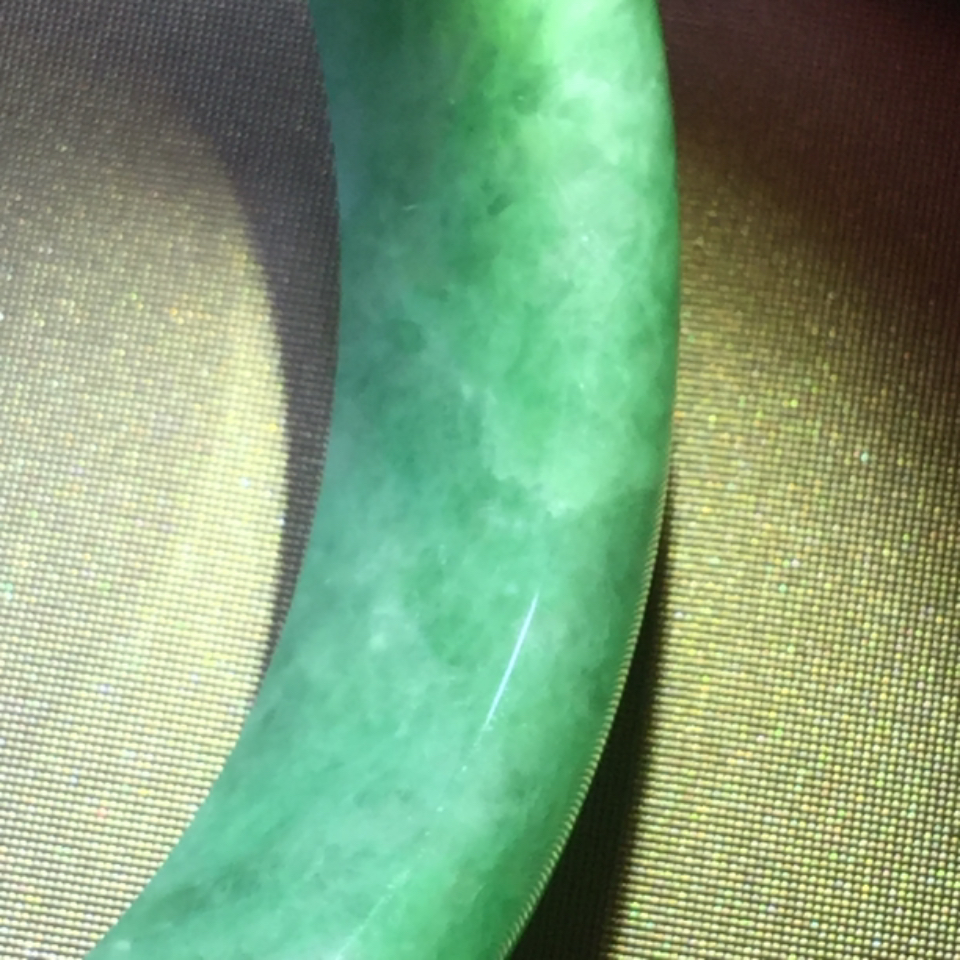 （超值推荐)细糯种豆绿正圈手镯 55mm