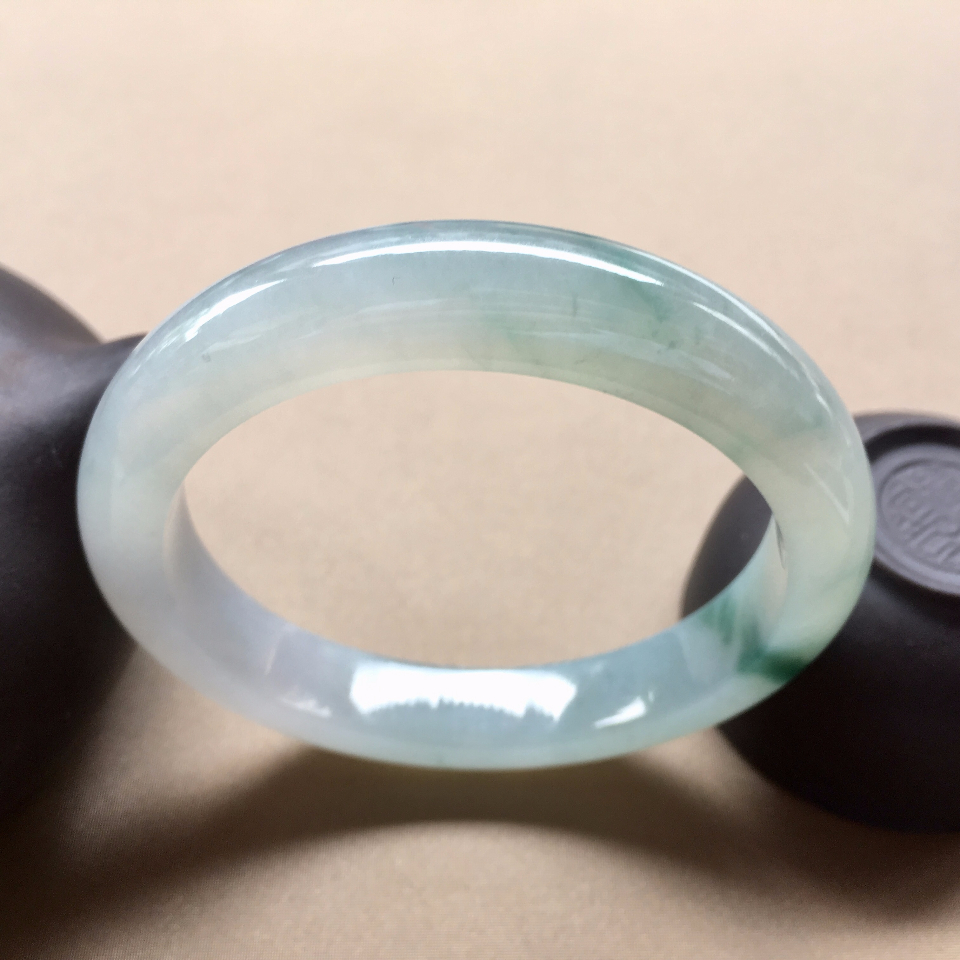 （超值推荐）糯冰种飘花正圈手镯 55.7mm