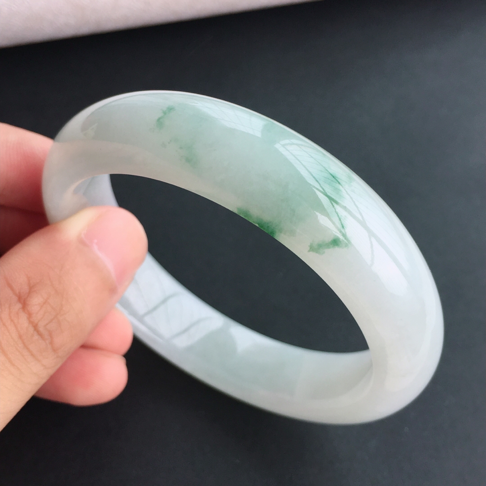 糯冰种飘花翡翠手镯（58.3mm）