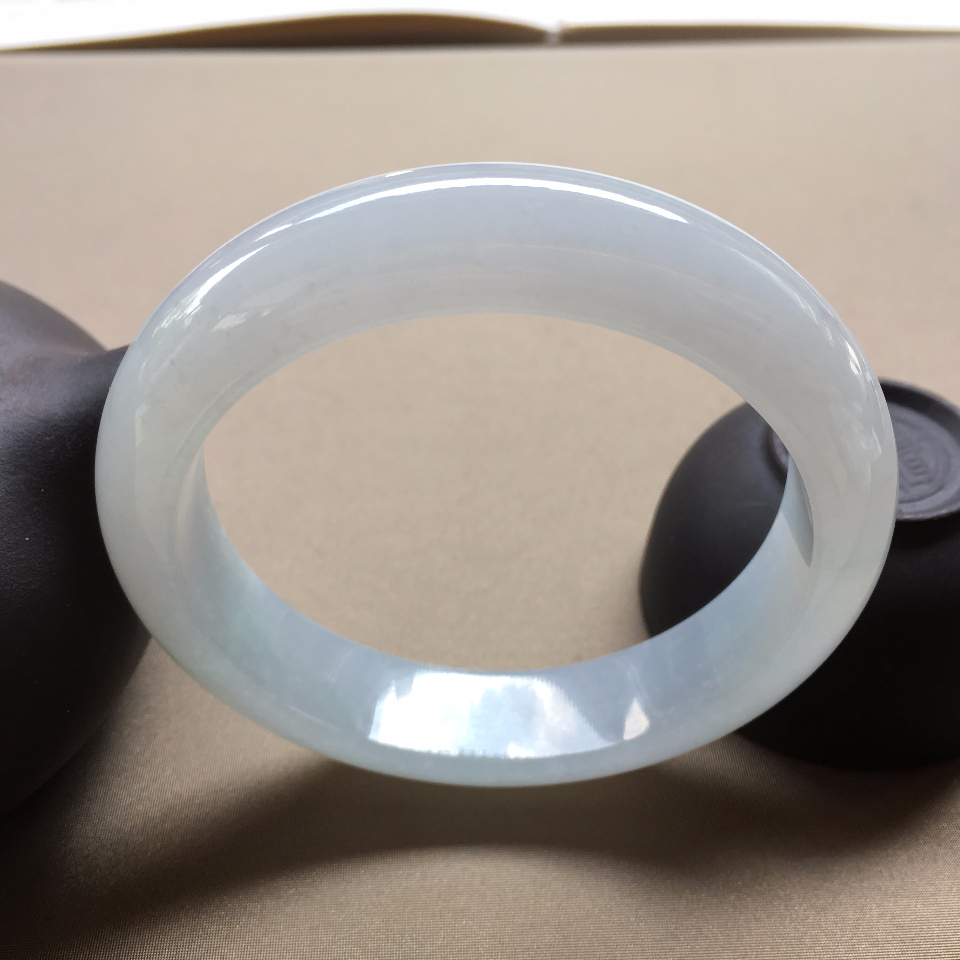 （超值推荐）细糯种淡底色正圈手镯  56.7mm
