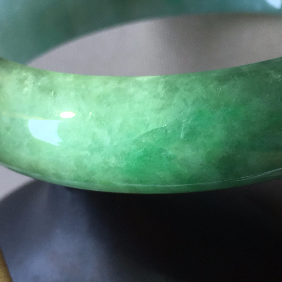 （超值推荐）细糯种豆绿正圈手镯 57.2 mm