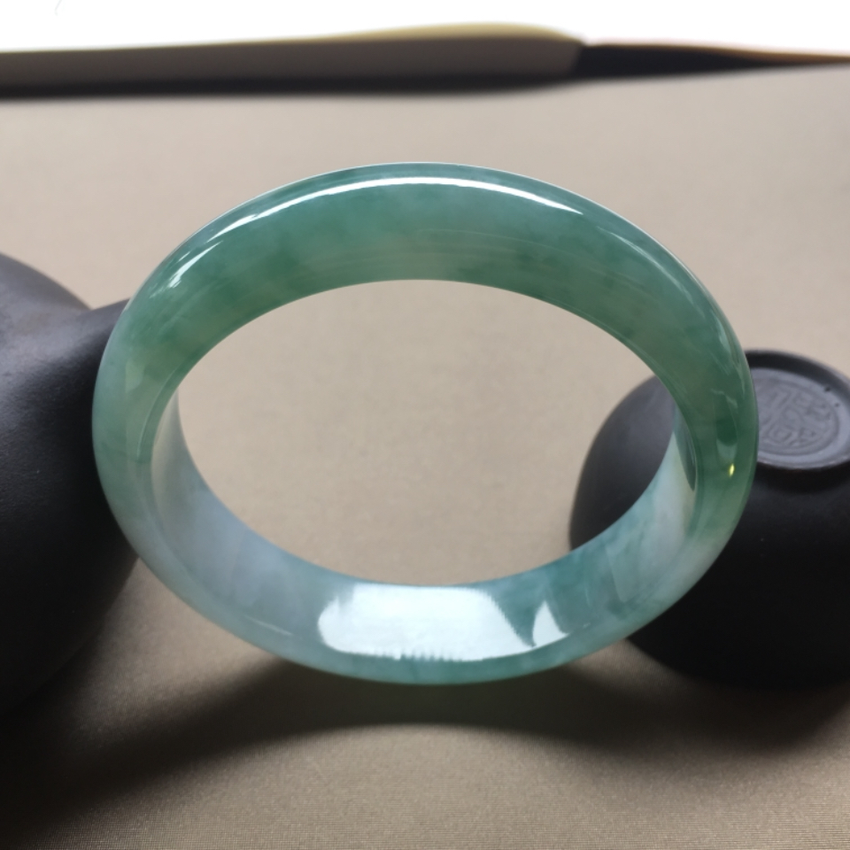 （超值推荐）糯冰种飘花正圈手镯57 mm