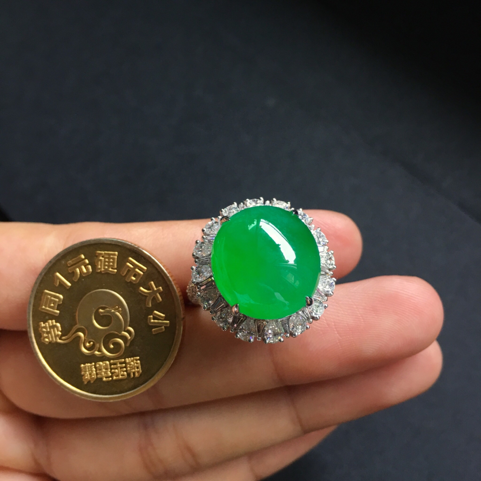 （超值推荐）冰种18K白金钻石镶嵌阳绿戒指